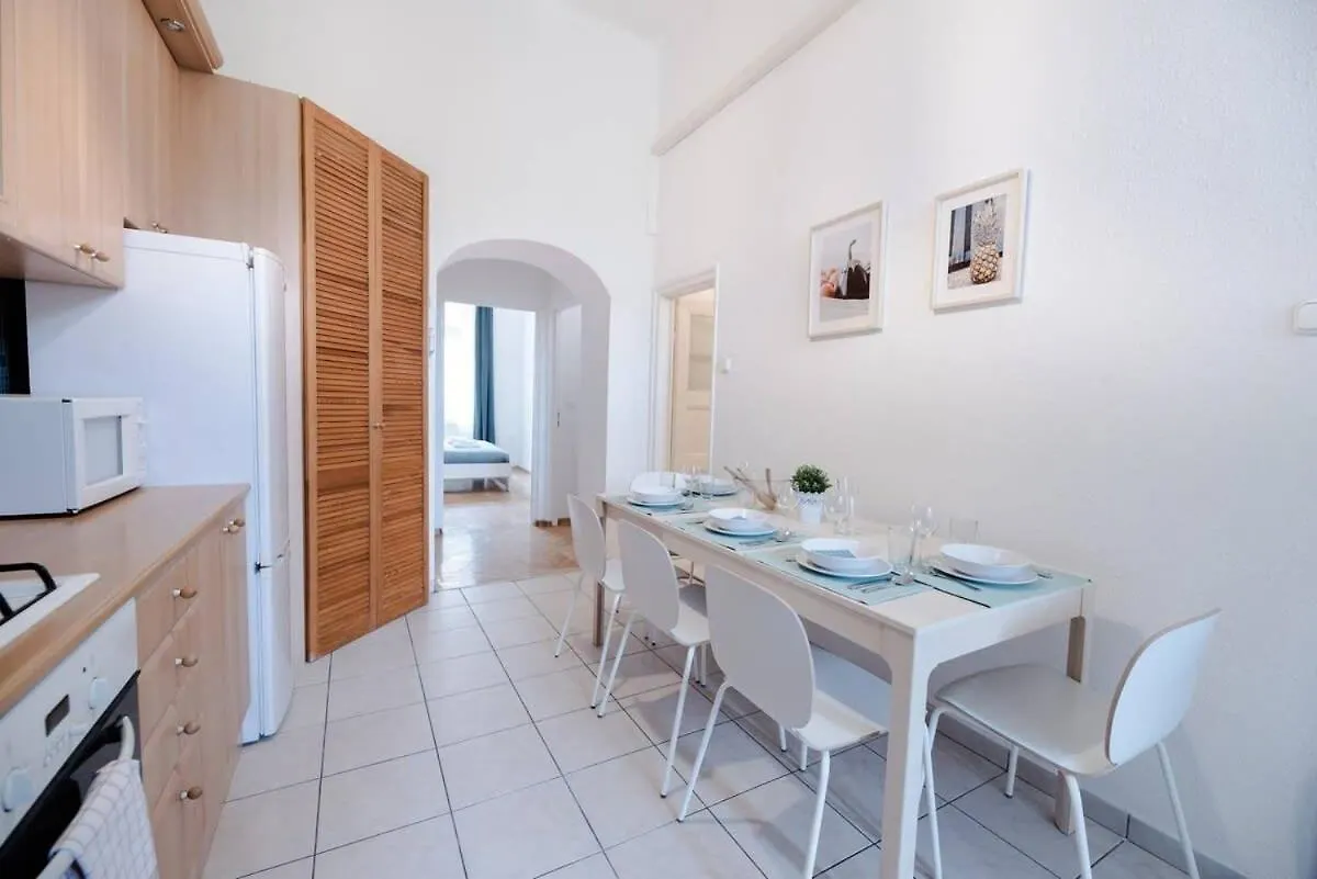 Apartment Excellent Central Location Lovely Home With Ac Budapest Ungarn