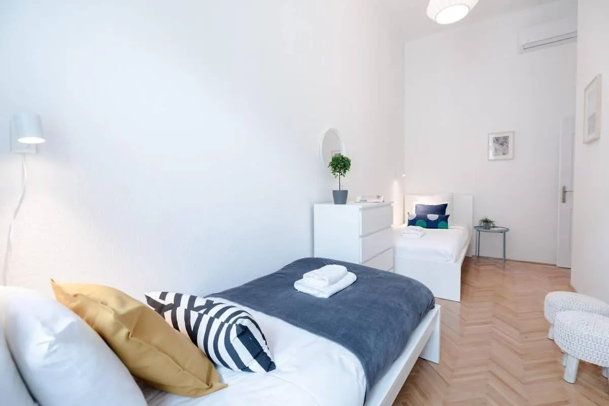 Apartment Excellent Central Location Lovely Home With Ac Budapest Hungary