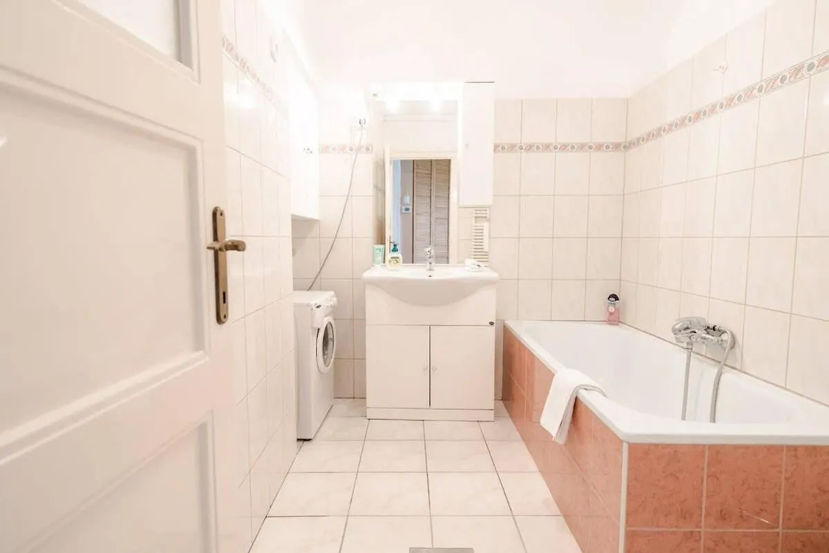 Apartment Excellent Central Location Lovely Home With Ac Budapest Hungary