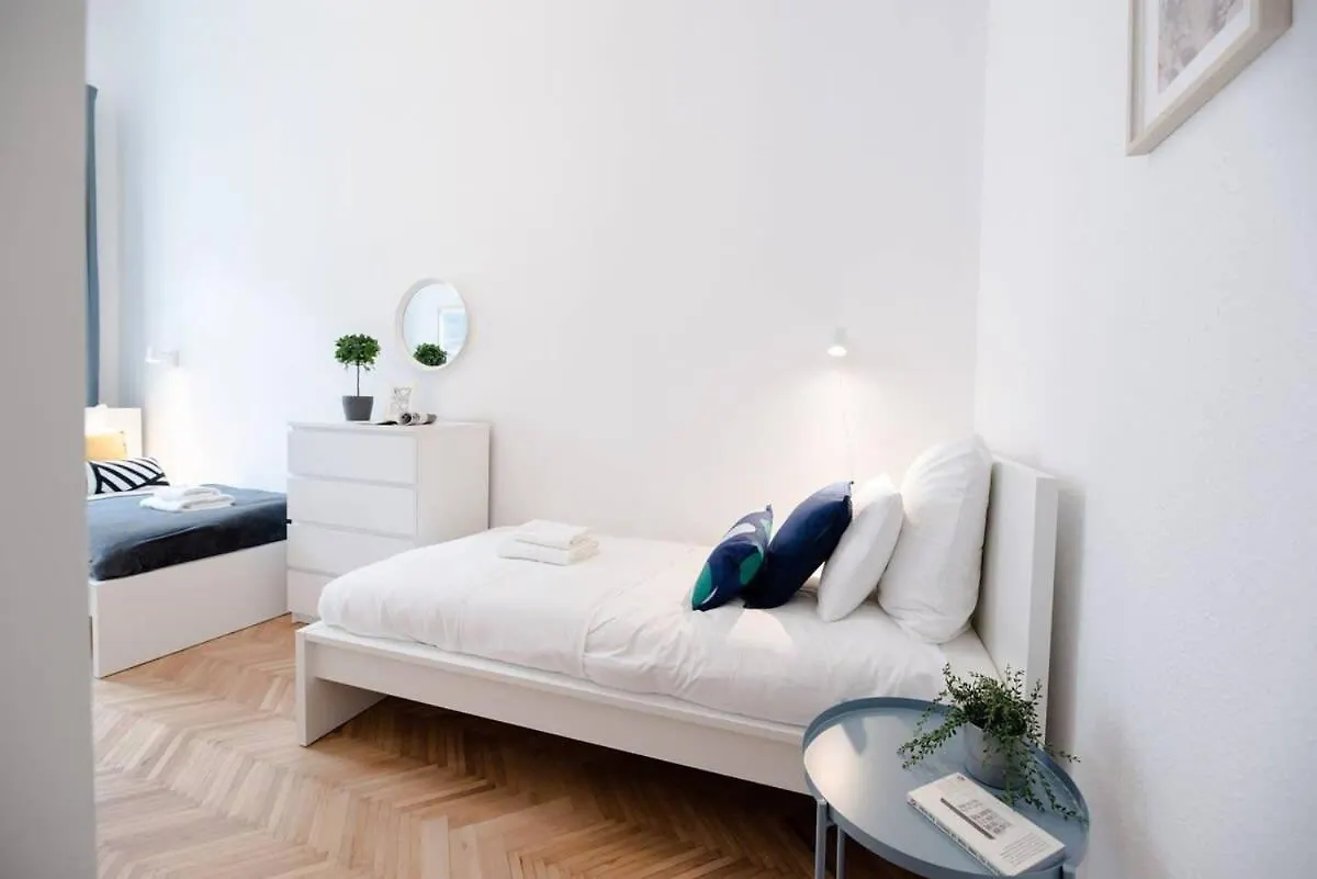 Apartment Excellent Central Location Lovely Home With Ac Budapest