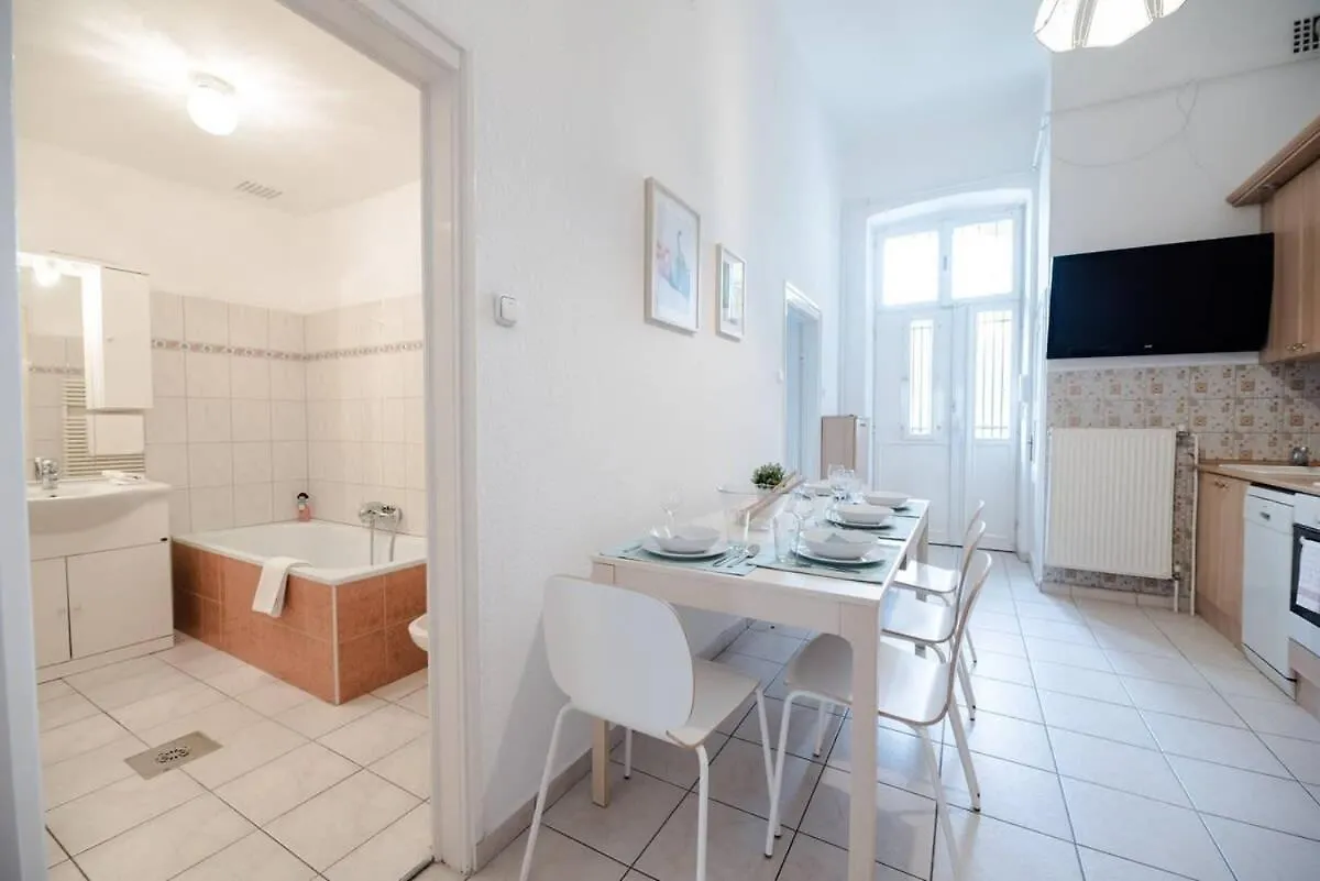 Apartment Excellent Central Location Lovely Home With Ac Budapest