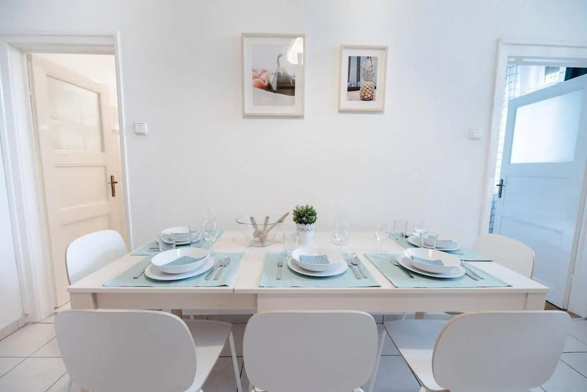 Excellent Central Location Lovely Home With Ac Budapest 0*,  Hungary